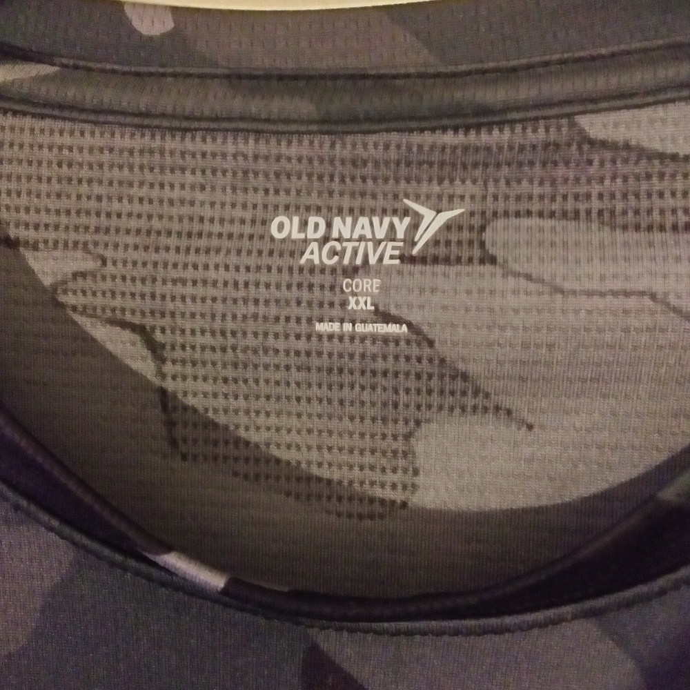 Old Navy Active TShirt - Picture 3 of 3
